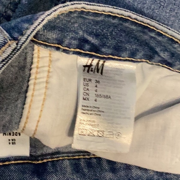 H&M raw hem denim mini skirt size 4 - Picture 4 of 4